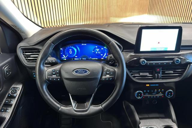 Ford Kuga image 6