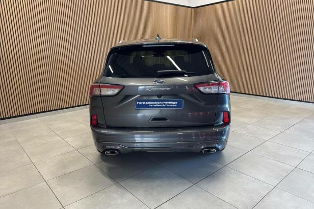 Ford Kuga image 3