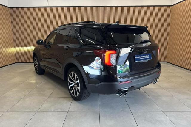 Ford Explorer image 2