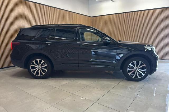 Ford Explorer image 6