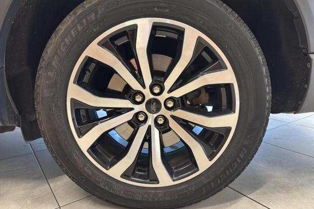 Ford Explorer image 3