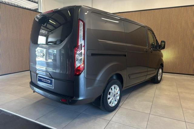 Ford Transit Custom image 5