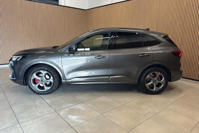Ford Kuga image 9