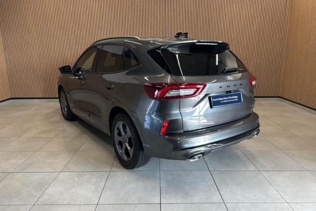 Ford Kuga image 6