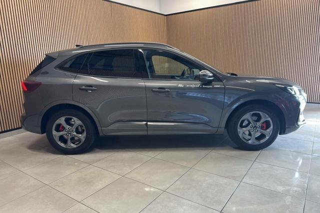 Ford Kuga image 4