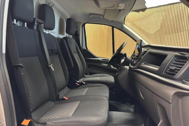 Ford Transit Custom image 7