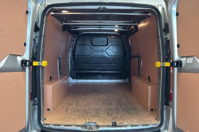Ford Transit Custom image 6