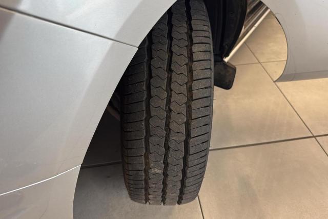 Ford Transit Custom image 3