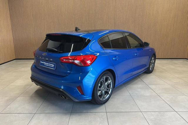 Ford Focus image 8