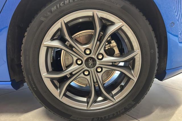 Ford Focus image 6