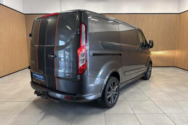 Ford Transit Custom image 3