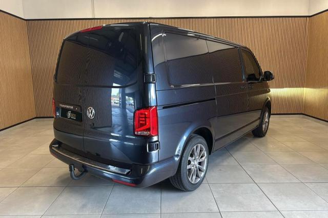 Volkswagen Transporter image 2