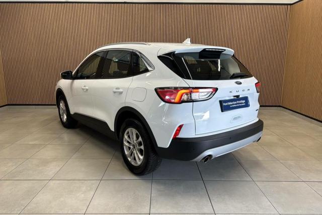 Ford Kuga image 7