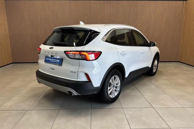 Ford Kuga image 8