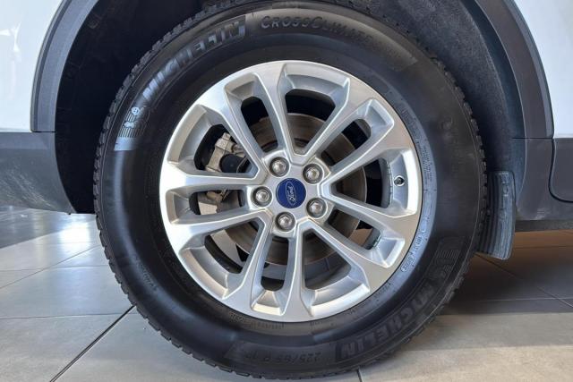 Ford Kuga image 6