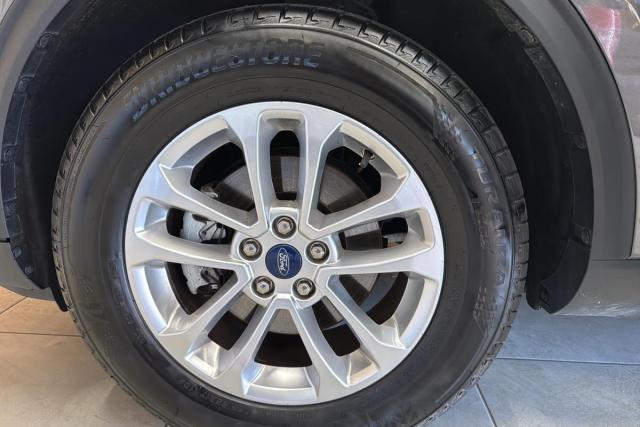 Ford Kuga image 7