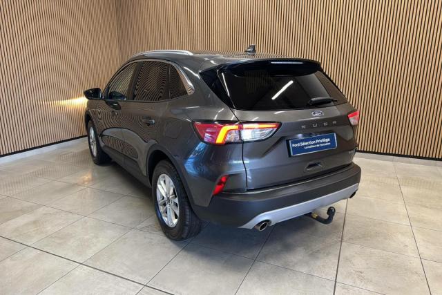Ford Kuga image 3