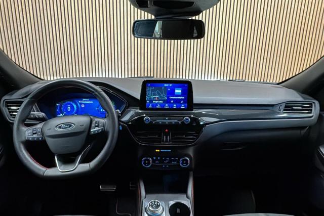 Ford Kuga image 2