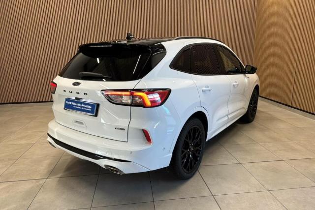 Ford Kuga image 3