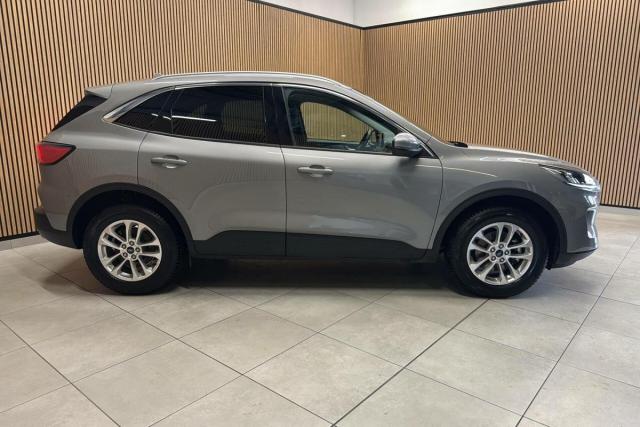 Ford Kuga image 8