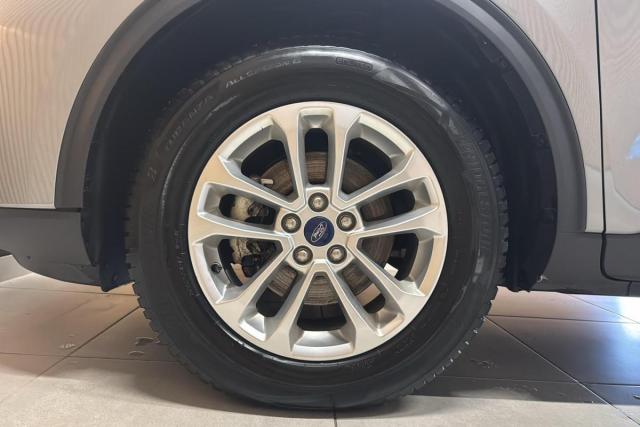 Ford Kuga image 6