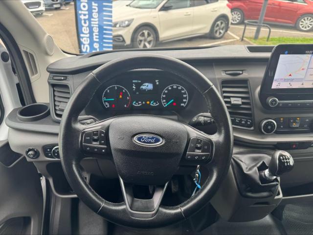 Ford Transit image 8