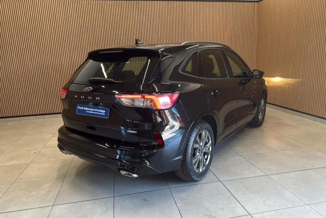 Ford Kuga image 3