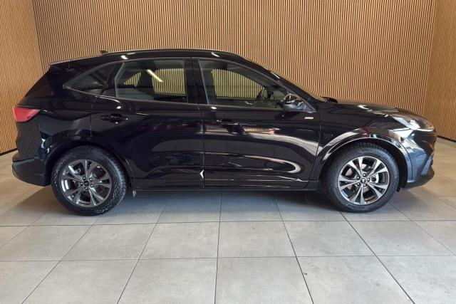 Ford Kuga image 2