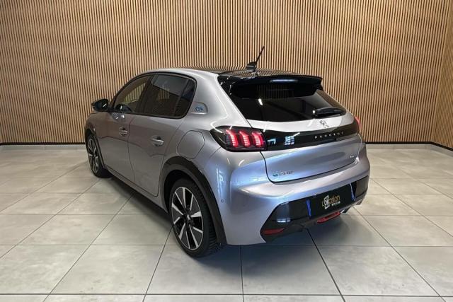 Peugeot 208 image 2