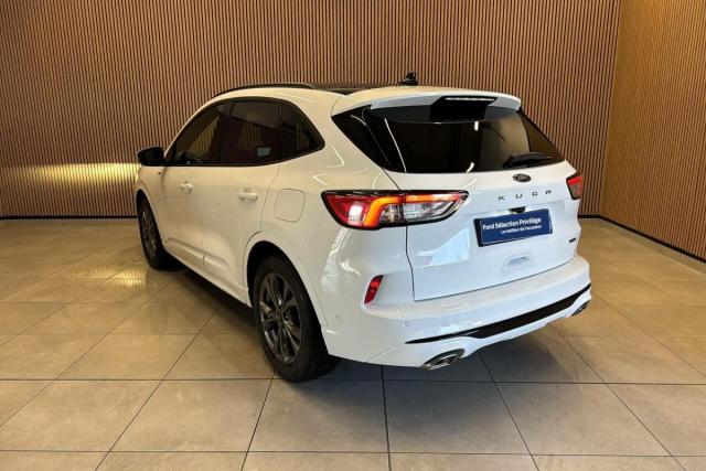 Ford Kuga image 1