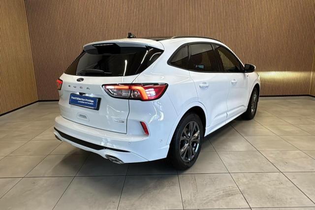 Ford Kuga image 4