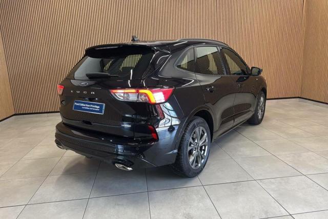 Ford Kuga image 8