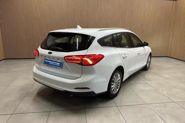 Ford Focus image 8