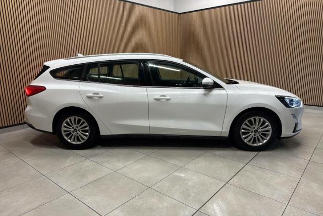 Ford Focus image 6