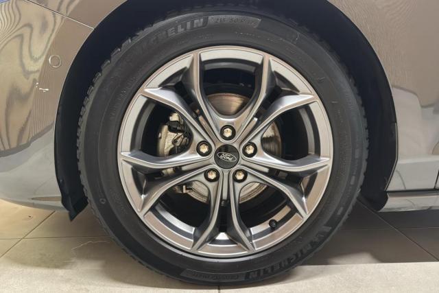 Ford Focus image 6