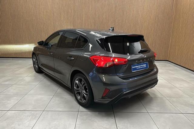 Ford Focus image 3