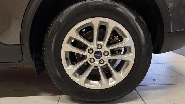 Ford Kuga image 7