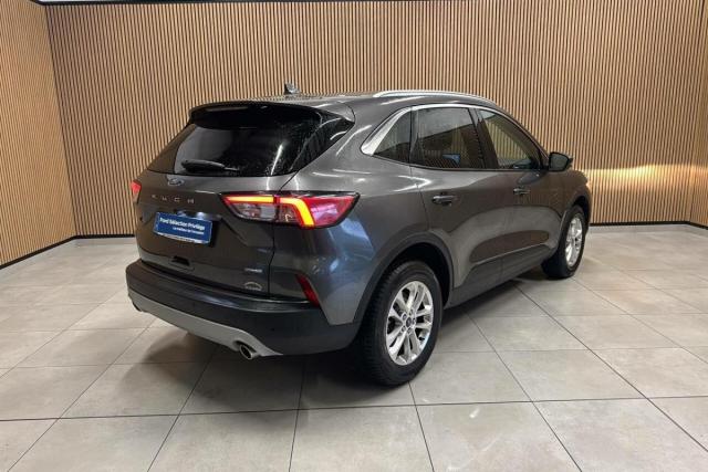 Ford Kuga image 3