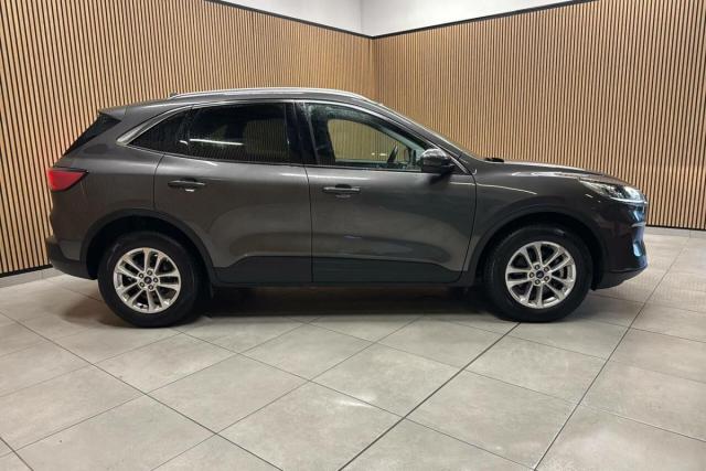 Ford Kuga image 4