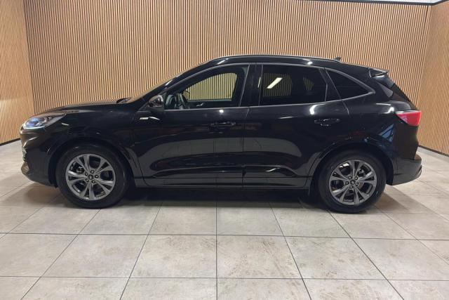 Ford Kuga image 2