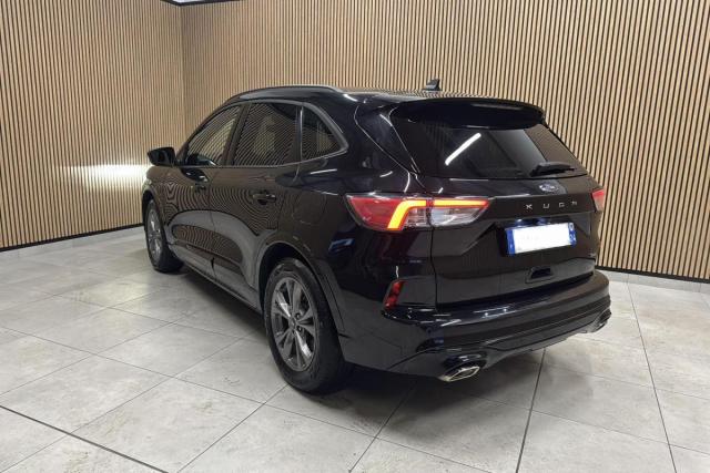 Ford Kuga image 7