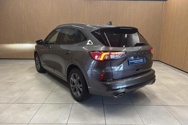Ford Kuga image 8