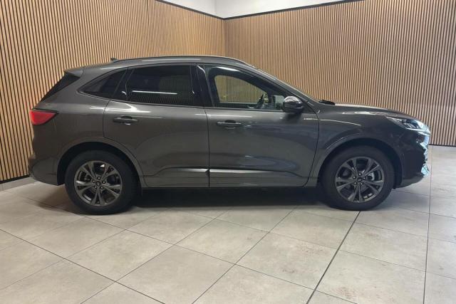 Ford Kuga image 6
