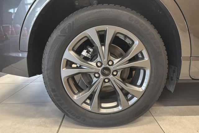 Ford Kuga image 1