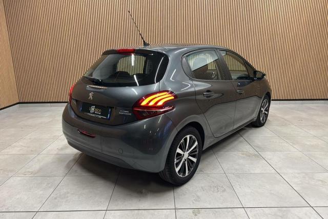 Peugeot 208 image 8