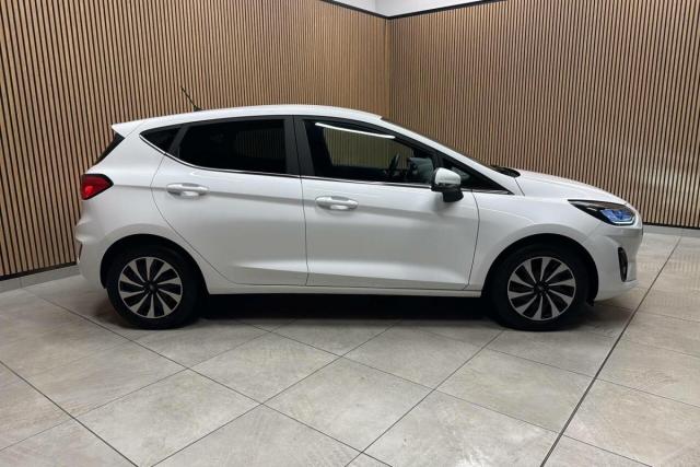 Ford Fiesta image 9