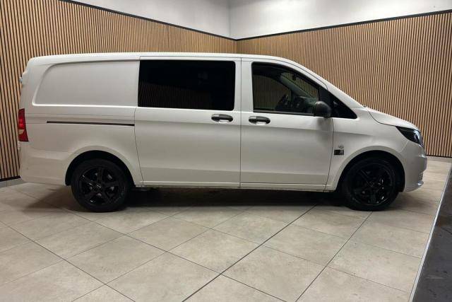 Mercedes Benz Vito Mixto image 1