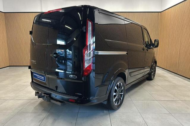 Ford Transit Custom image 4