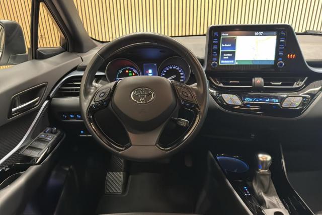 Toyota C-Hr image 1