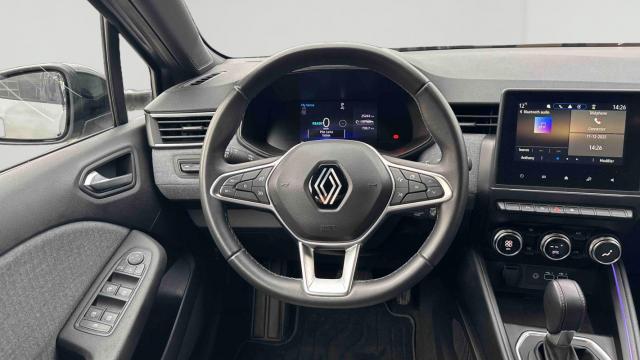 Renault Clio image 2